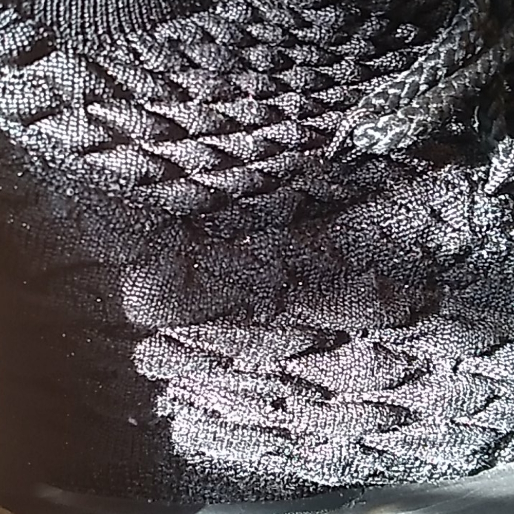 LeBron XV *Slightly worn* - Picture 7 of 9